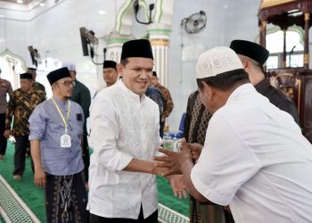 Wagub Dek Fadh Hadiri Maulid Bersama Ratusan Anak Yatim di Teupin Raya