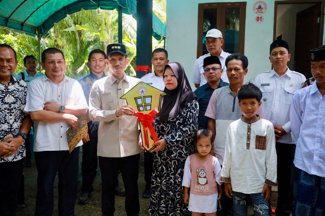 Bupati Tarmizi Resmikan Rumah Layak Huni Bantuan FTPAB