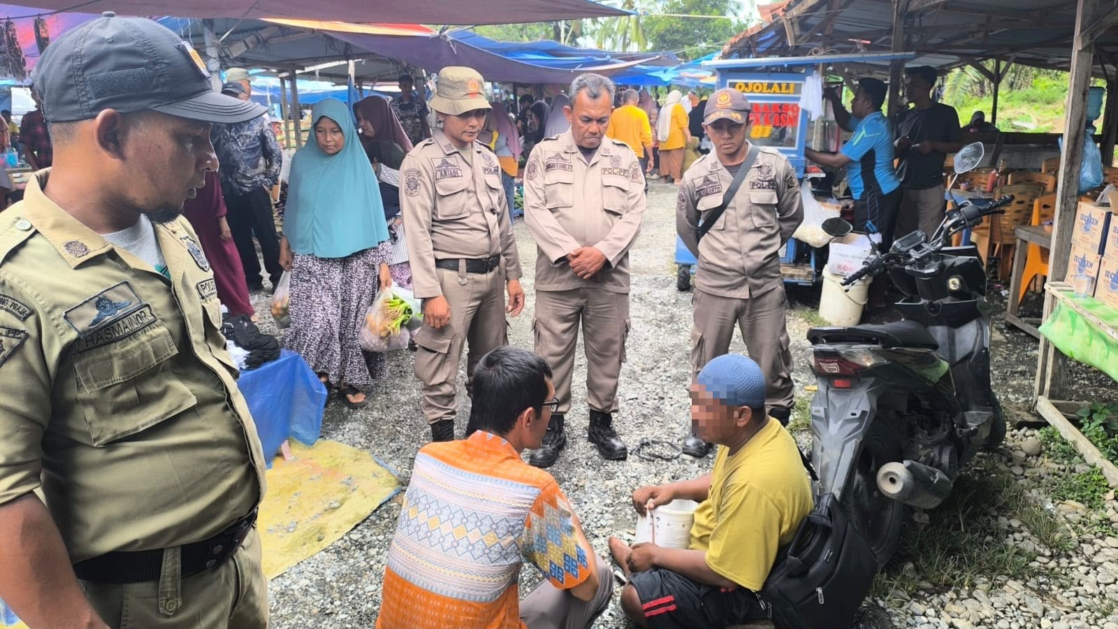 Satpol PP-WH Nagan Raya Tertibkan Gelandangan dan Pengemis di Pasar Tradisional Arongan