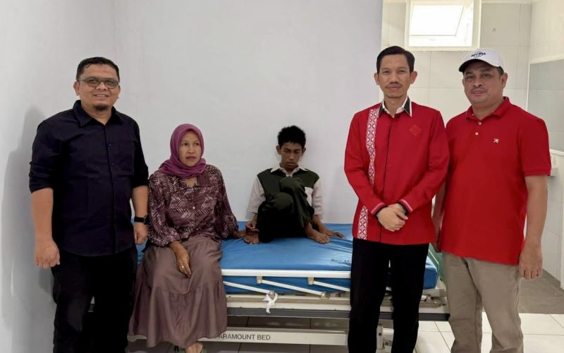 Bupati Tarmizi Bawa Akbar ke RSJ Banda Aceh, Siapkan Rumah Khusus untuknya
