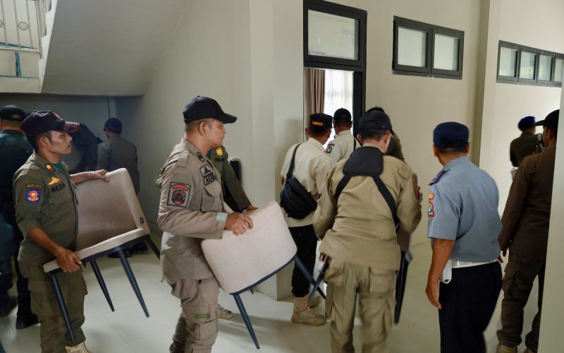 Pemkab Aceh Barat Eksekusi Aset Pelabuhan Jetty, Kantor PT MPM Dikosongkan