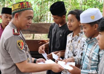 Kapolres Nagan Raya Prihatin Kondisi Dayah Tgk. Chik Kali Alue, 80 Persen Bangunan Hanyut Diterjang Banjir
